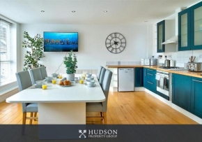 Ironbridge Townhouse with Roof Terrace and Parking